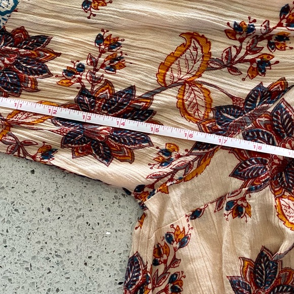 Floral Bohemian Crop Top - Picture 9 of 11